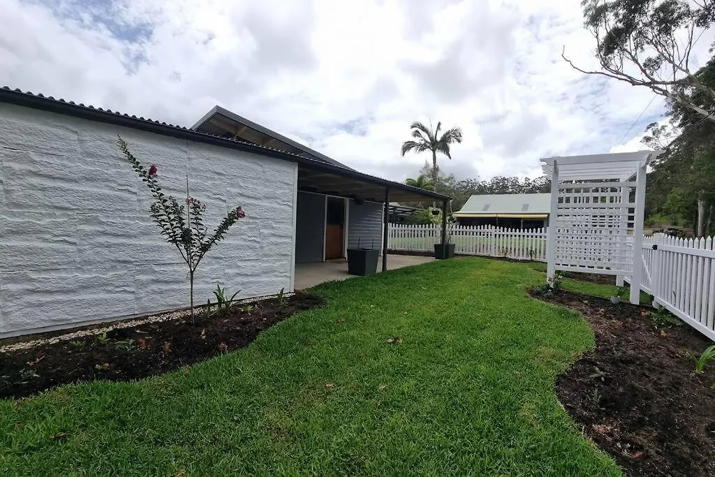 Serenity View Studio Retreat Woombye 0*,  Avustralya